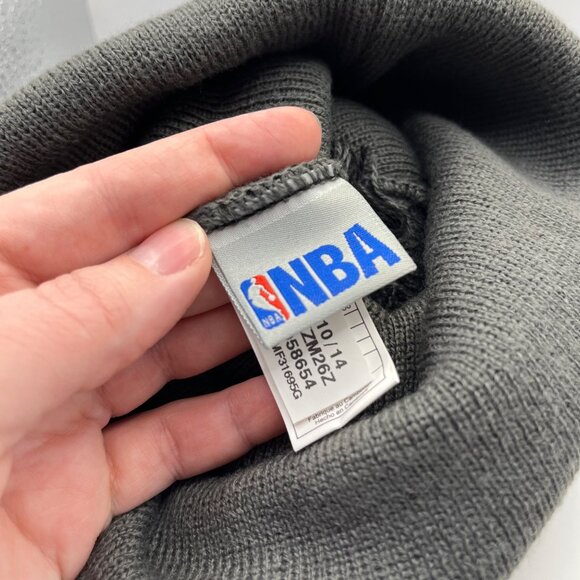 San Antonio Spurs Logo NBA Pom Beanie Black Grey Knit one size - Picture 4 of 8